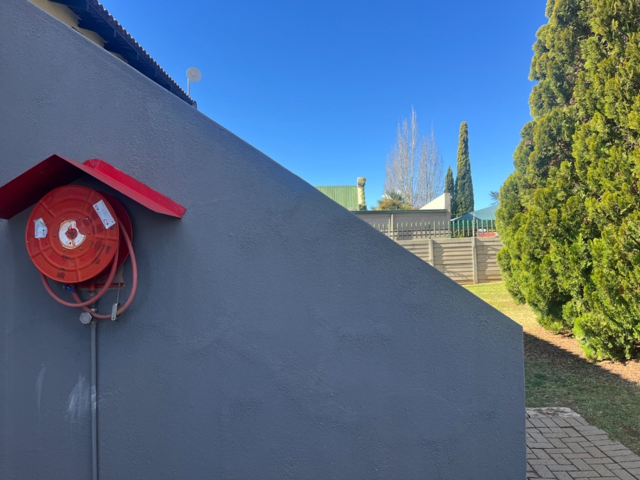 2 Bedroom Property for Sale in Van Der Hoff Park North West